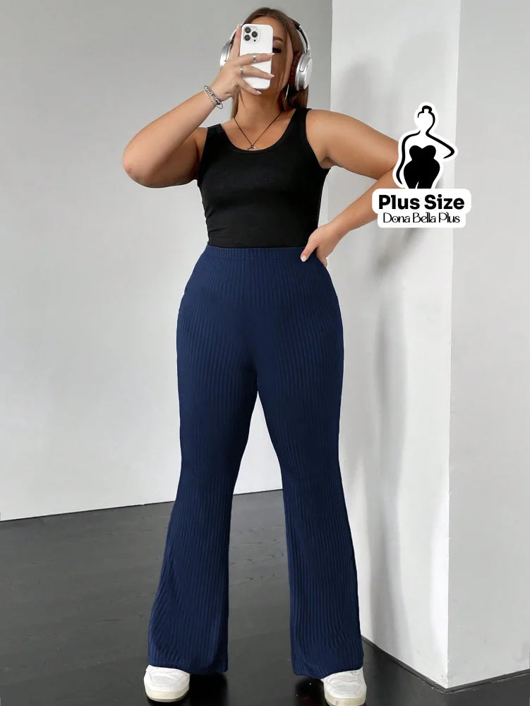 Calça Canelada Flare com Cintura Confortável Calça Canelada Flare com Cintura Confortável