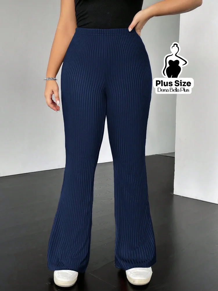 Calça Canelada Flare com Cintura Confortável Calça Canelada Flare com Cintura Confortável