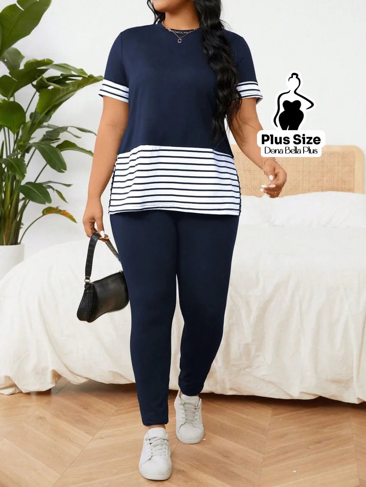 Conjunto Esportivo com Blusa Listrada e Calça Justa Conjunto Esportivo com Blusa Listrada e Calça Justa