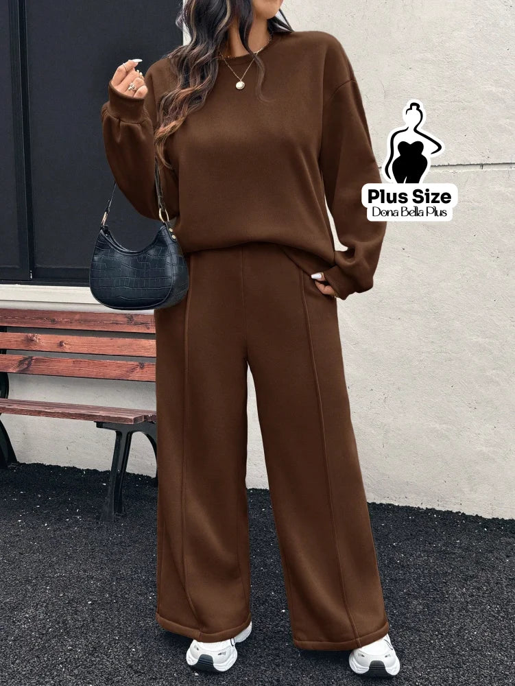 Conjunto Moletinho com Blusa Gola Redonda e Calça Reta Conjunto Moletinho com Blusa Gola Redonda e Calça Reta