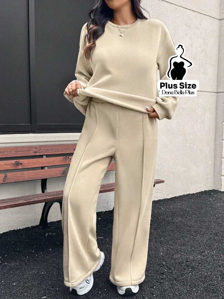 Conjunto Moletinho com Blusa Gola Redonda e Calça Reta Conjunto Moletinho com Blusa Gola Redonda e Calça Reta