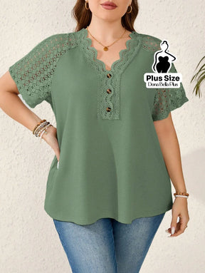 Blusa com Renda Vazado e Botões Decorativos Blusa com Renda Vazado e Botões Decorativos