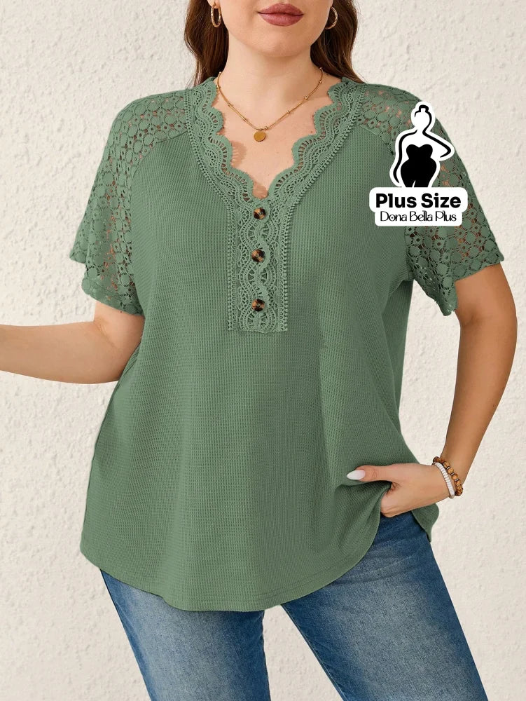Blusa com Renda Vazado e Botões Decorativos Verde / G Blusa com Renda Vazado e Botões Decorativos