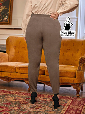 Calça Cintura Alta com Pences e Modelagem Justa Calça Cintura Alta com Pences e Modelagem Justa