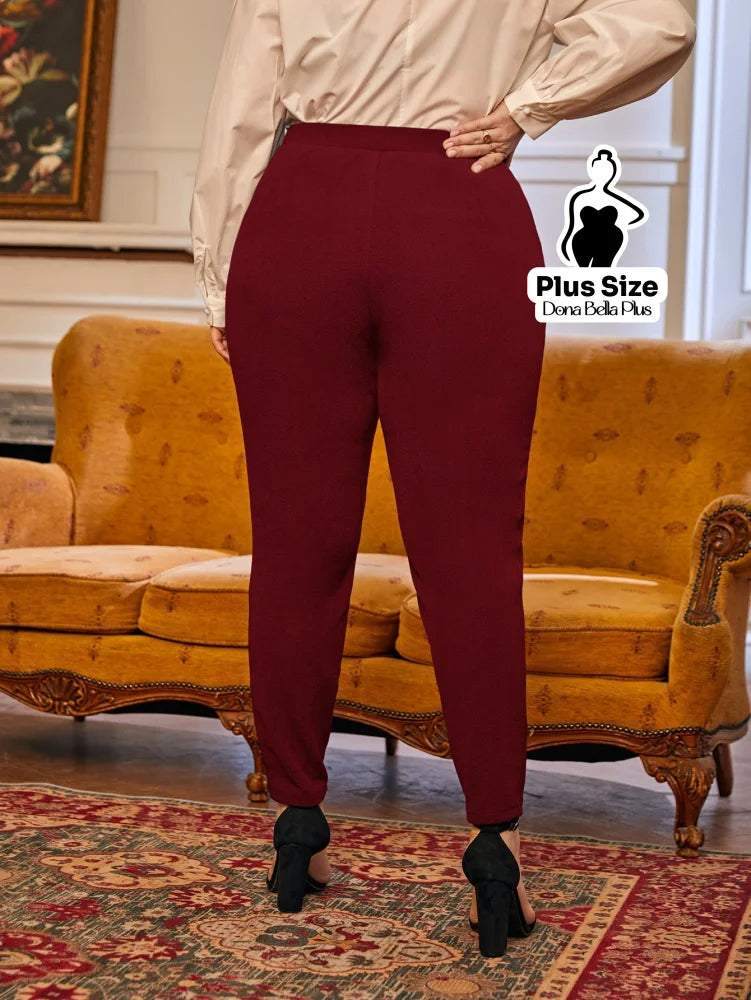 Calça Cintura Alta com Pences e Modelagem Justa Calça Cintura Alta com Pences e Modelagem Justa
