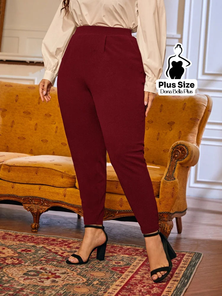 Calça Cintura Alta com Pences e Modelagem Justa Calça Cintura Alta com Pences e Modelagem Justa