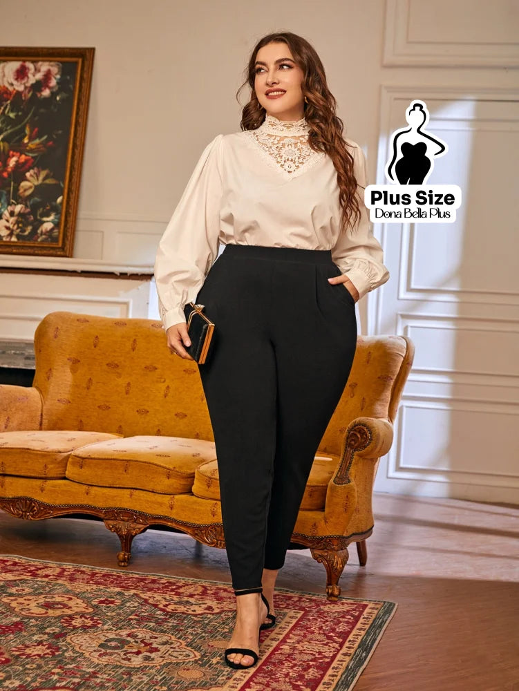 Calça Cintura Alta com Pences e Modelagem Justa Calça Cintura Alta com Pences e Modelagem Justa