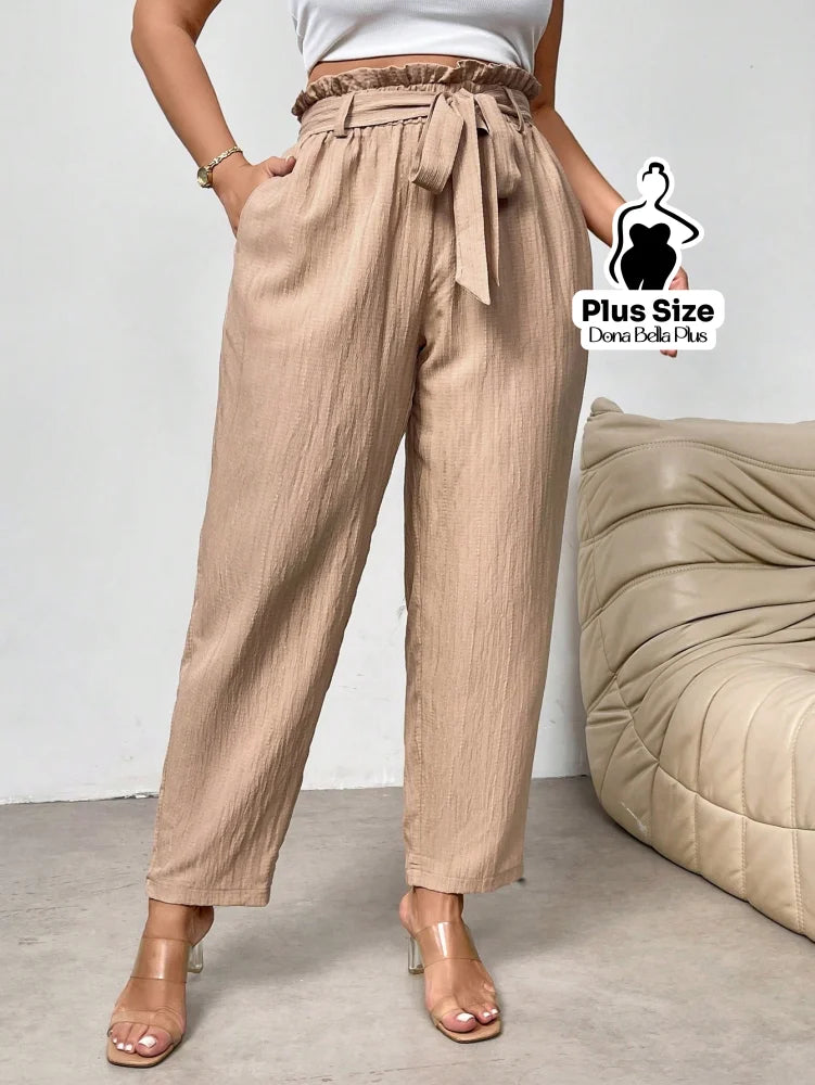 Calça Clochard Texturizada com Faixa para Amarrar Calça Clochard Texturizada com Faixa para Amarrar