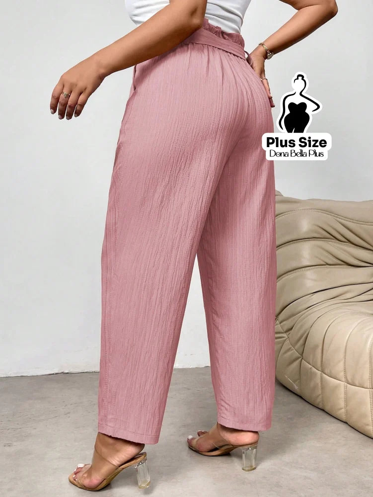 Calça Clochard Texturizada com Faixa para Amarrar Calça Clochard Texturizada com Faixa para Amarrar