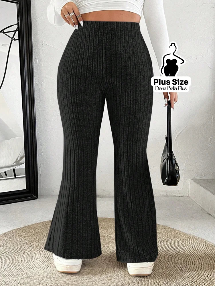 Calça Flare Canelada com Modelagem Confortável Calça Flare Canelada com Modelagem Confortável