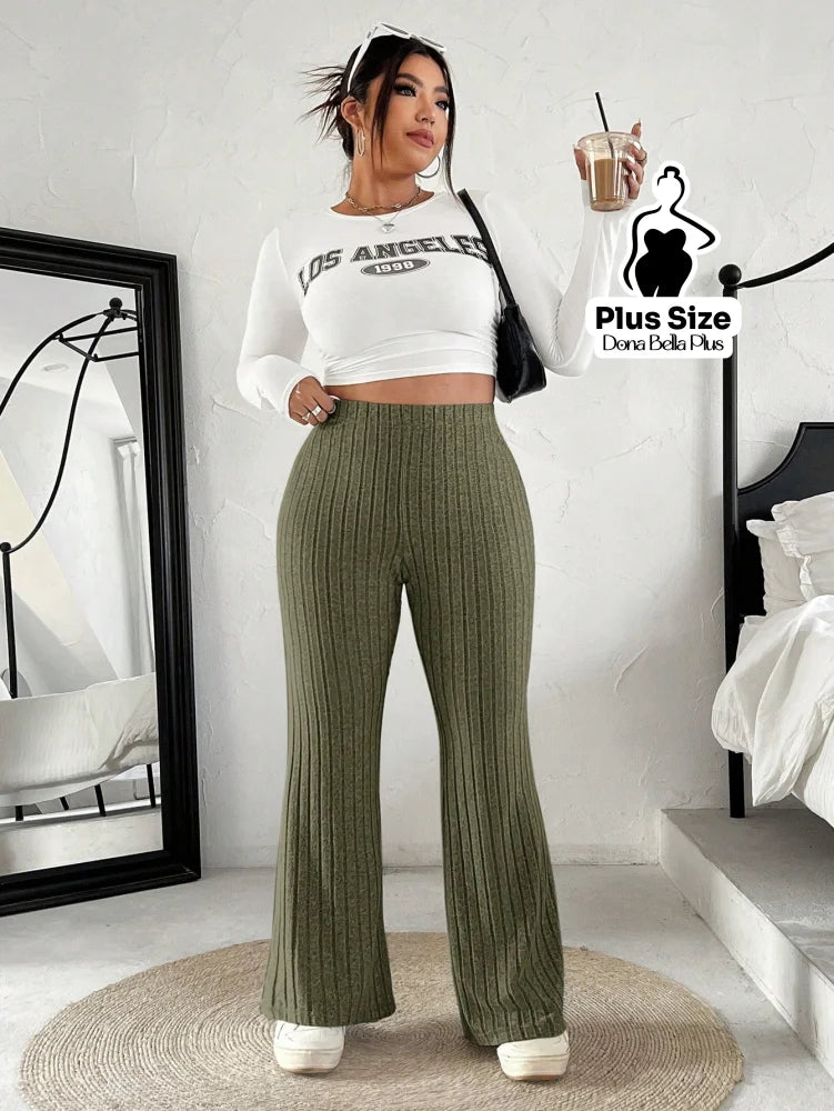 Calça Flare Canelada com Modelagem Confortável Calça Flare Canelada com Modelagem Confortável