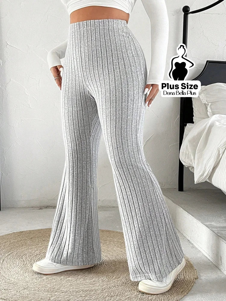 Calça Flare Canelada com Modelagem Confortável Calça Flare Canelada com Modelagem Confortável