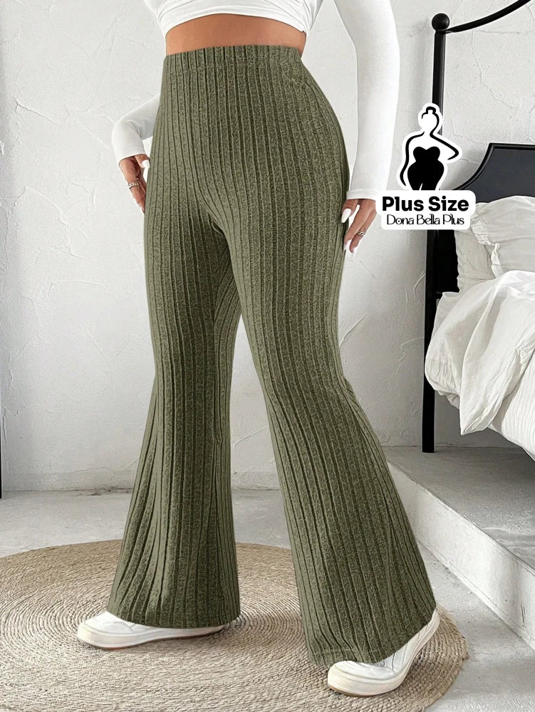 Calça Flare Canelada com Modelagem Confortável Calça Flare Canelada com Modelagem Confortável