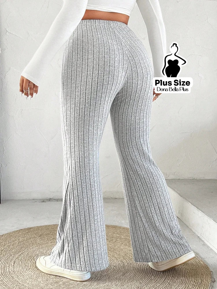 Calça Flare Canelada com Modelagem Confortável Calça Flare Canelada com Modelagem Confortável