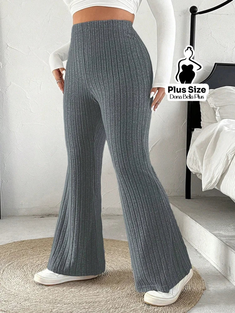 Calça Flare Canelada com Modelagem Confortável Calça Flare Canelada com Modelagem Confortável