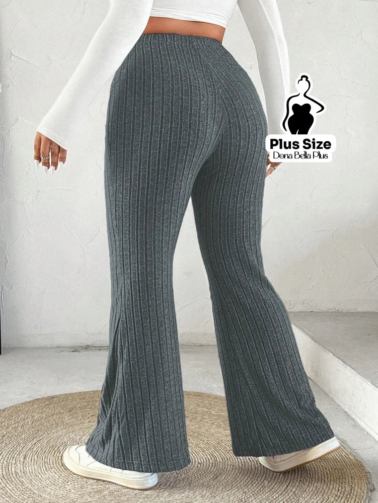 Calça Flare Canelada com Modelagem Confortável Calça Flare Canelada com Modelagem Confortável
