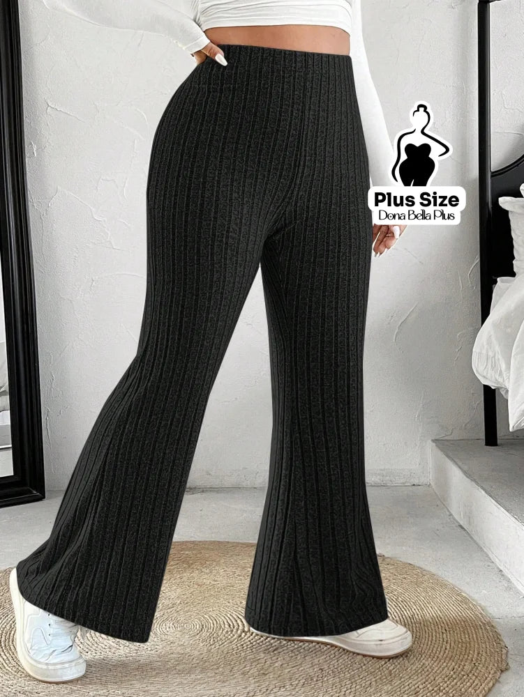 Calça Flare Canelada com Modelagem Confortável Preto / G Calça Flare Canelada com Modelagem Confortável