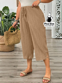Calça Pantacourt Texturizada com Botões Laterais Cáqui / G Calça Pantacourt Texturizada com Botões Laterais