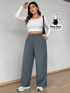 Calça Pantalona Alfaiatada com Pregas Frontais Calça Pantalona Alfaiatada com Pregas Frontais