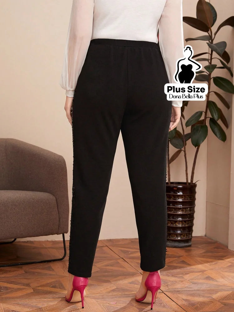 Calça Reta com Faixa Lateral de Paetê Brilhante Calça Reta com Faixa Lateral de Paetê Brilhante