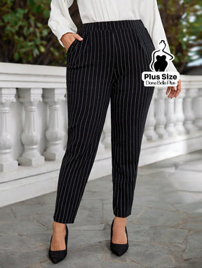 Calça Reta de Alfaiataria com Listras Verticais Preto / G Calça Reta de Alfaiataria com Listras Verticais