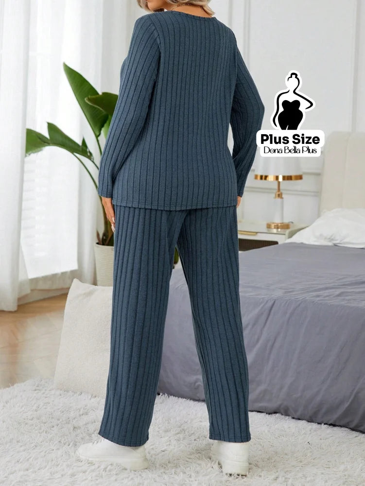 Conjunto Canelado com Blusa Manga Longa e Calça Reta Conjunto Canelado com Blusa Manga Longa e Calça Reta