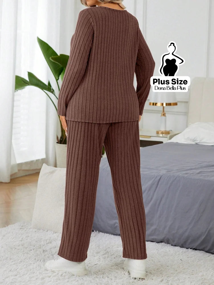 Conjunto Canelado com Blusa Manga Longa e Calça Reta Conjunto Canelado com Blusa Manga Longa e Calça Reta