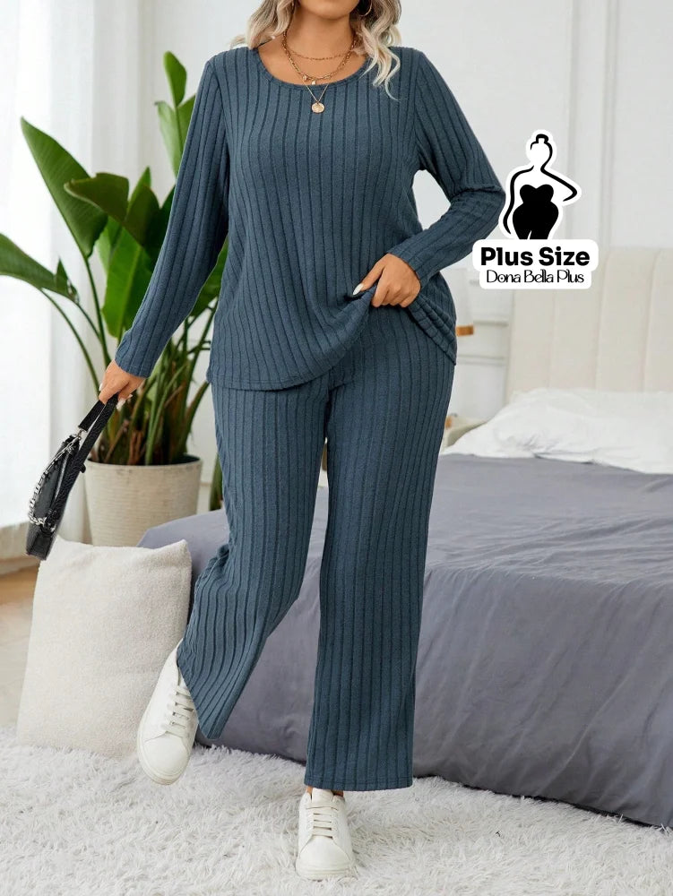 Conjunto Canelado com Blusa Manga Longa e Calça Reta Conjunto Canelado com Blusa Manga Longa e Calça Reta