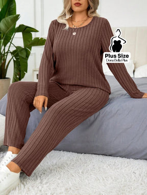 Conjunto Canelado com Blusa Manga Longa e Calça Reta Conjunto Canelado com Blusa Manga Longa e Calça Reta