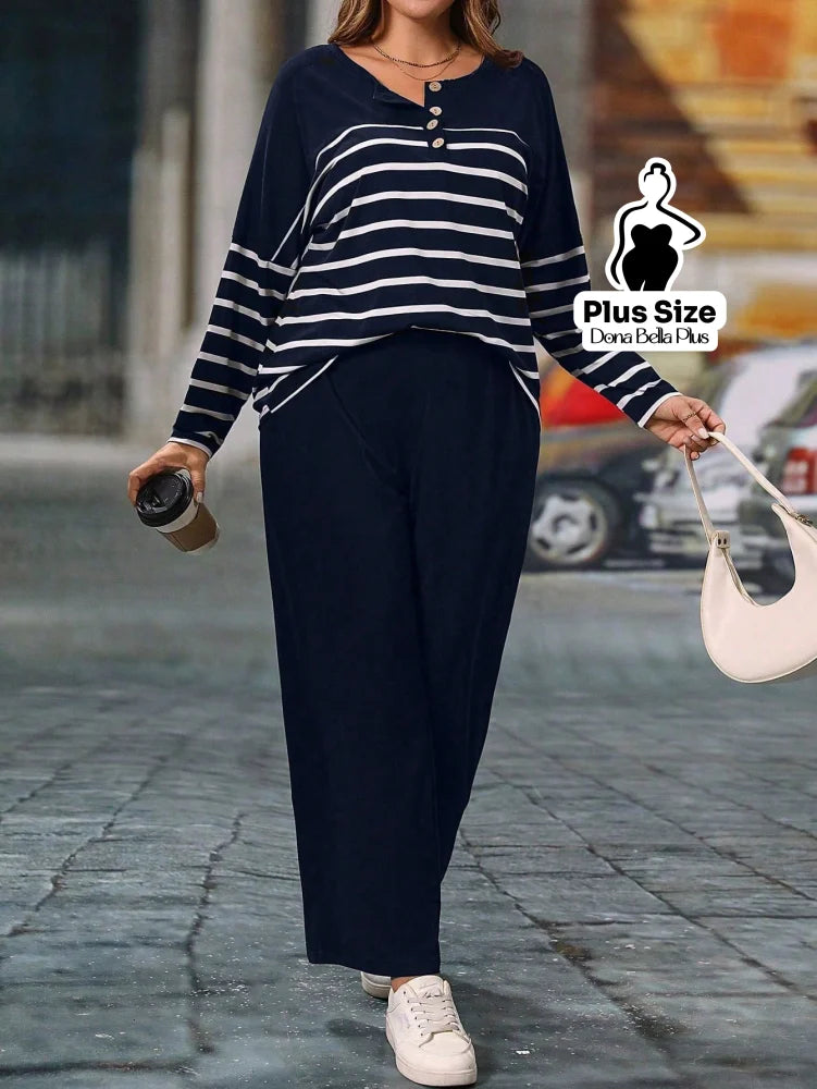 Conjunto Listrado com Blusa Manga Longa e Calça Reta Conjunto Listrado com Blusa Manga Longa e Calça Reta
