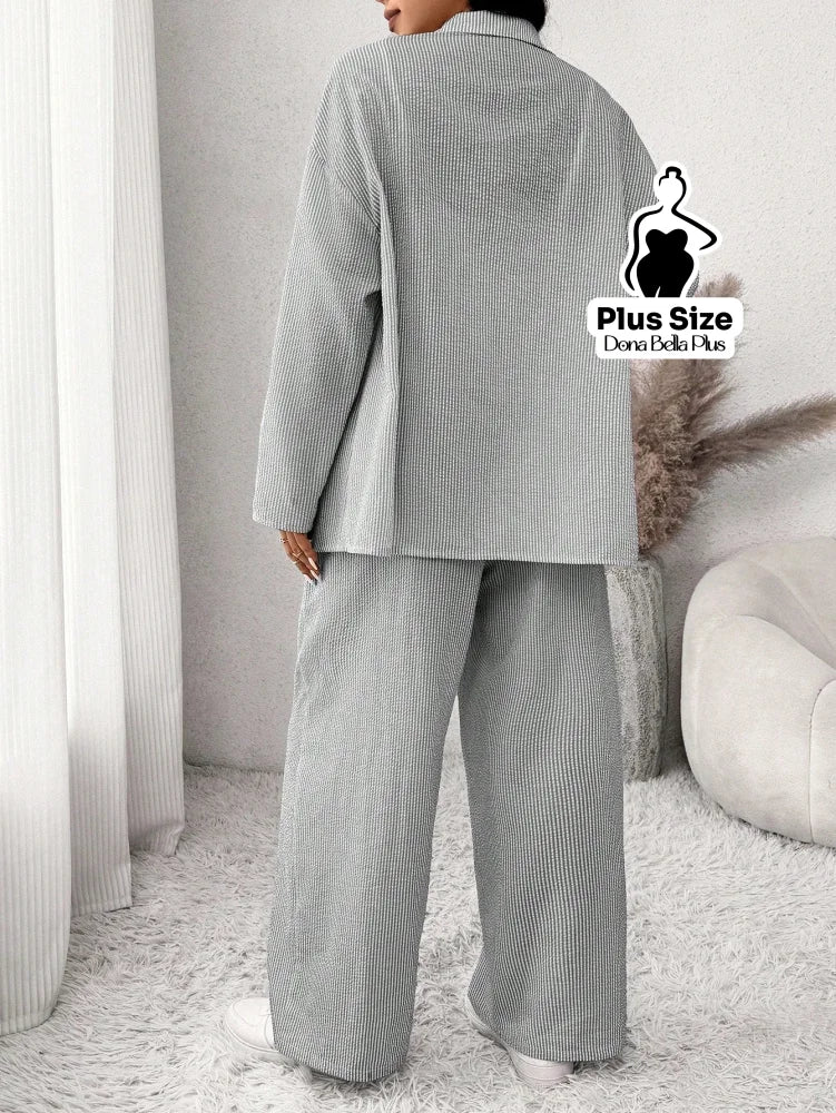 Conjunto Listrado com Camisa Oversized e Calça Reta Conjunto Listrado com Camisa Oversized e Calça Reta