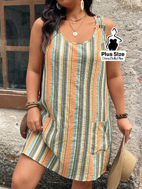 Vestido Curto Listrado com Decote Redondo e Bolsos Laterais Vestido Curto Listrado com Decote Redondo e Bolsos Laterais