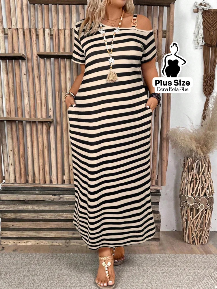 Vestido Listrado Longo com Fenda e Ombro Vazado Vestido Listrado Longo com Fenda e Ombro Vazado