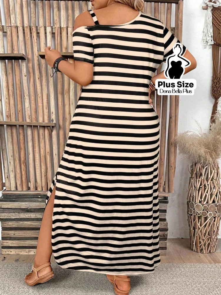 Vestido Listrado Longo com Fenda e Ombro Vazado Vestido Listrado Longo com Fenda e Ombro Vazado