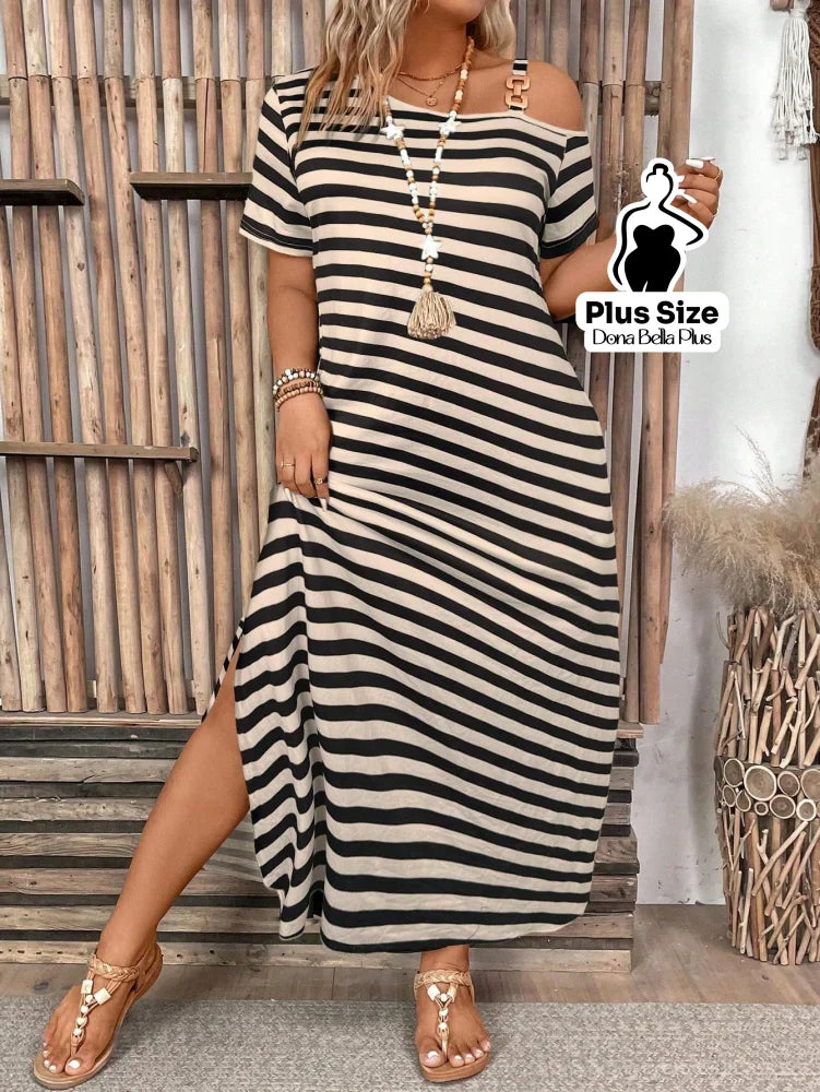 Vestido Listrado Longo com Fenda e Ombro Vazado Damasco / G Vestido Listrado Longo com Fenda e Ombro Vazado