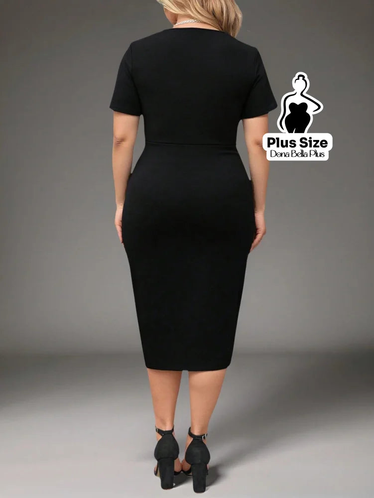 Vestido Midi Contrastante com Decote Redondo e Fenda Lateral Vestido Midi Contrastante com Decote Redondo e Fenda